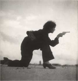 Barcellona_1936_miliziana_foto_di_Gerda_Taro